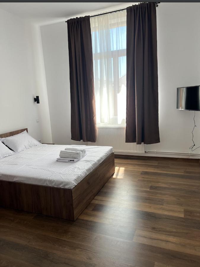 The Dot Hotel Medias Bagian luar foto